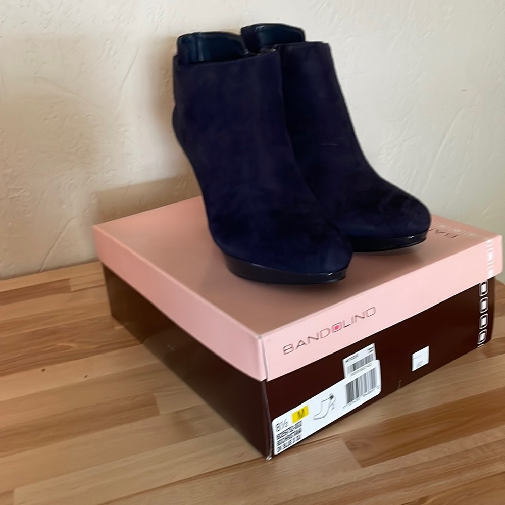 Bandolino heeled booties